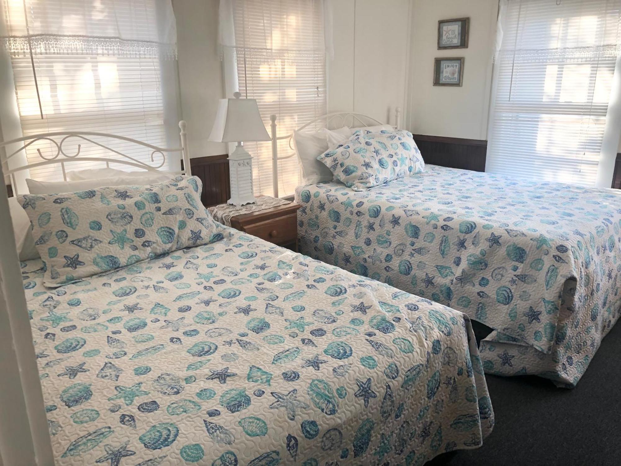Sandpiper Beachfront Motel Олд Орчард Бийч Екстериор снимка