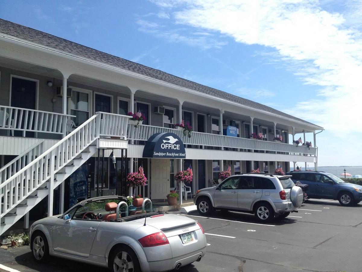 Sandpiper Beachfront Motel Олд Орчард Бийч Екстериор снимка