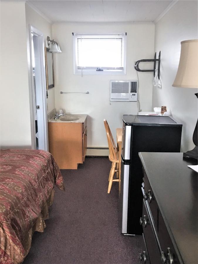 Sandpiper Beachfront Motel Олд Орчард Бийч Екстериор снимка