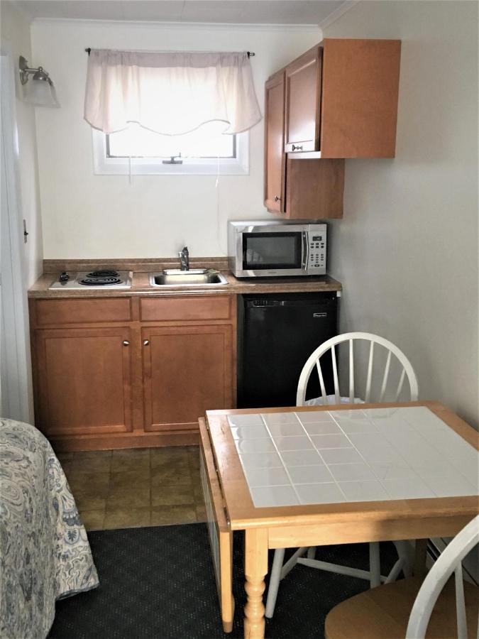 Sandpiper Beachfront Motel Олд Орчард Бийч Екстериор снимка