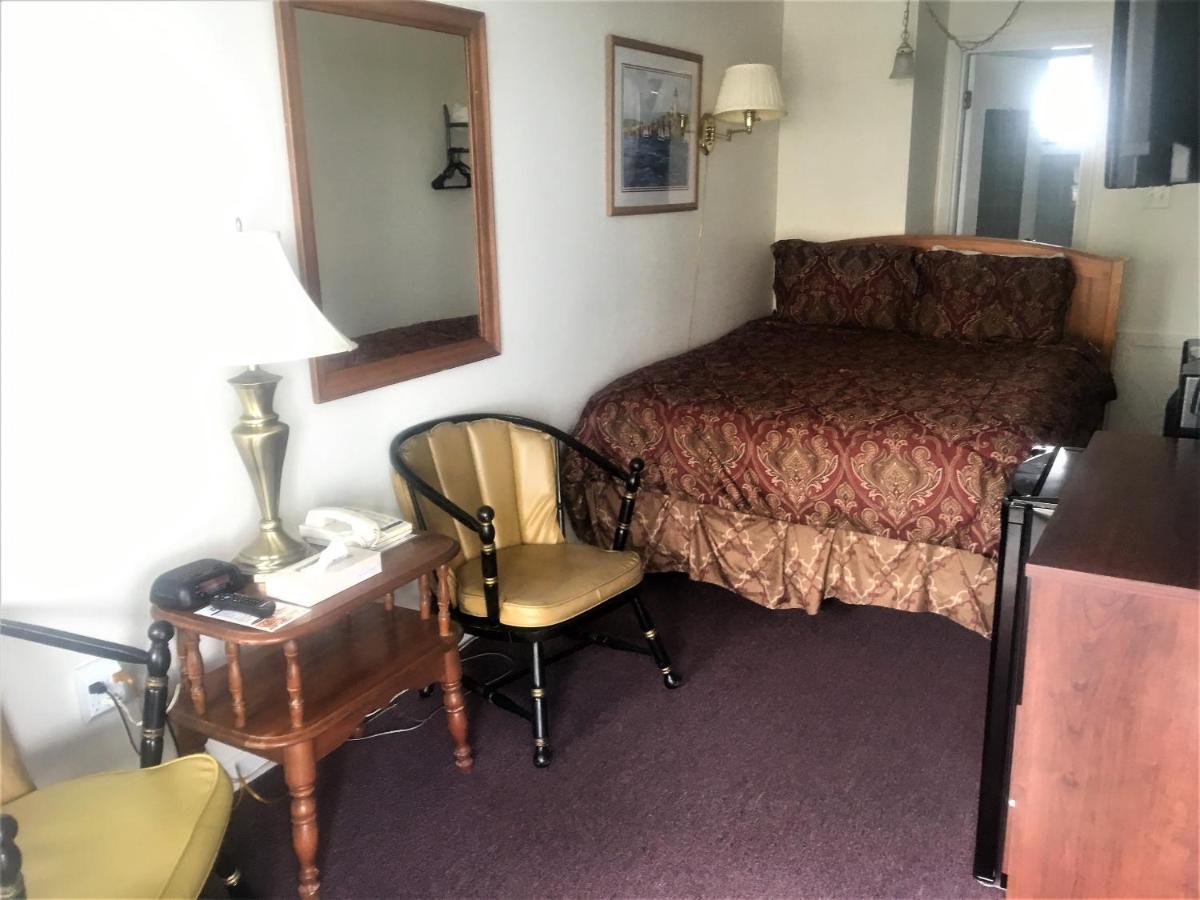Sandpiper Beachfront Motel Олд Орчард Бийч Екстериор снимка